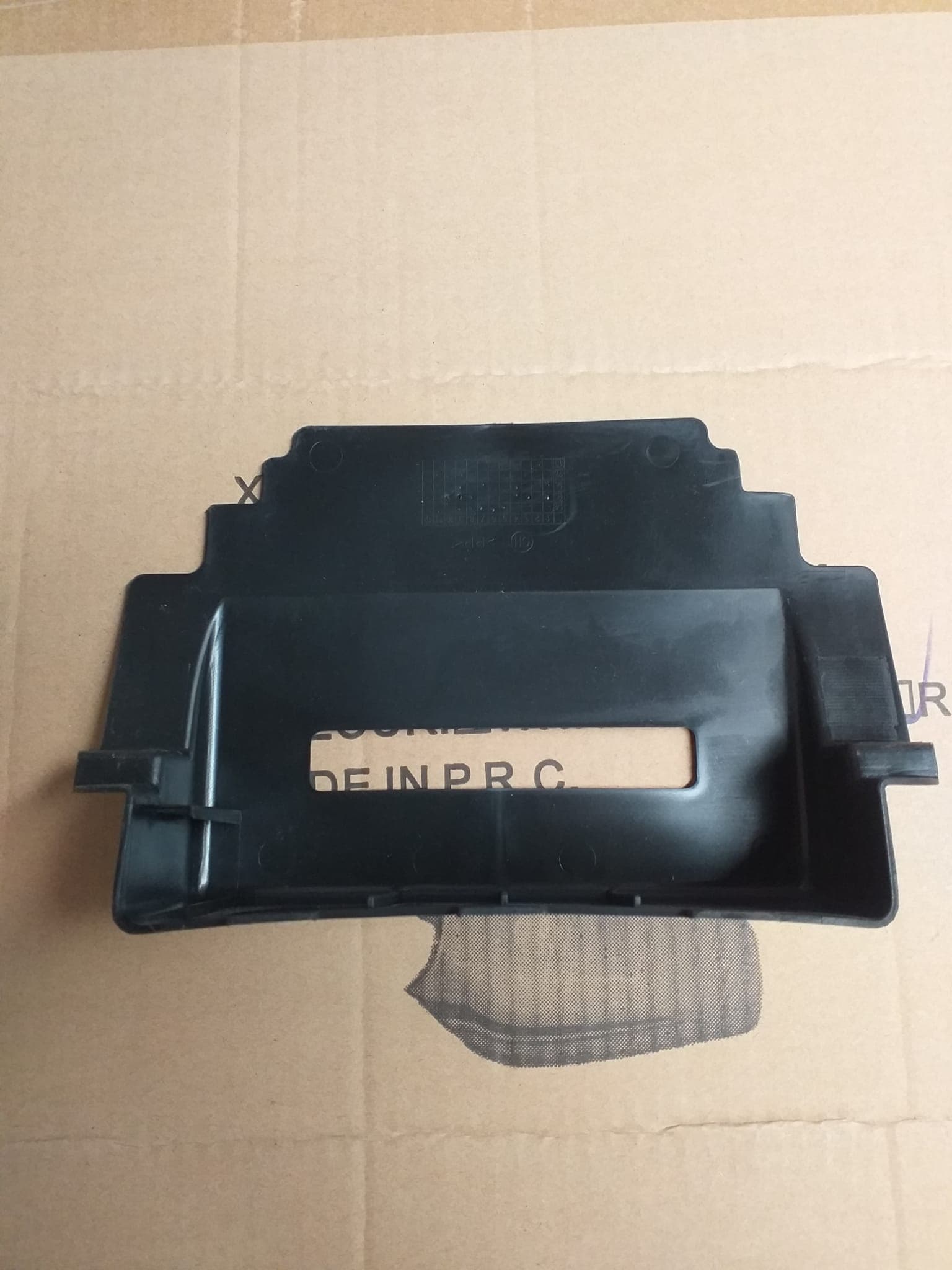 AKÜ Kapağı Smart 50 Cub (Arora) yedek parça