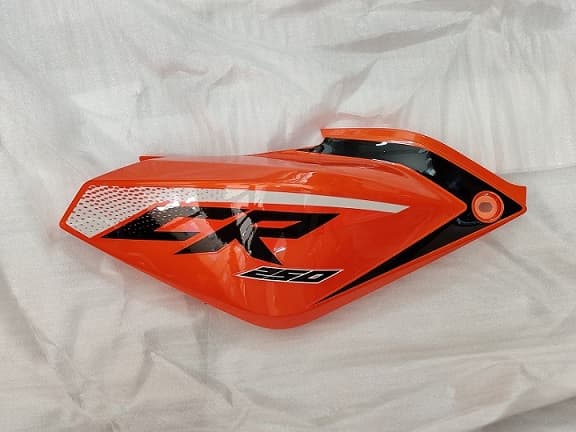 Sağ Yan Kapak Turuncu CR250 Cross (Arora) yedek parça