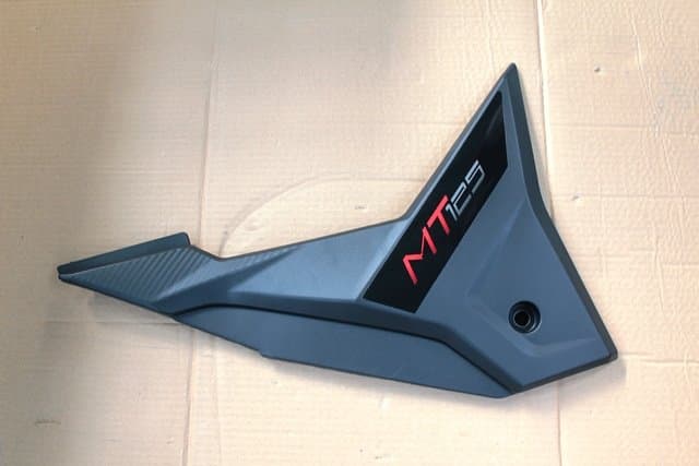 Sağ Koruma Levhası Kırmızı MT125 Touring (Arora) yedek parça