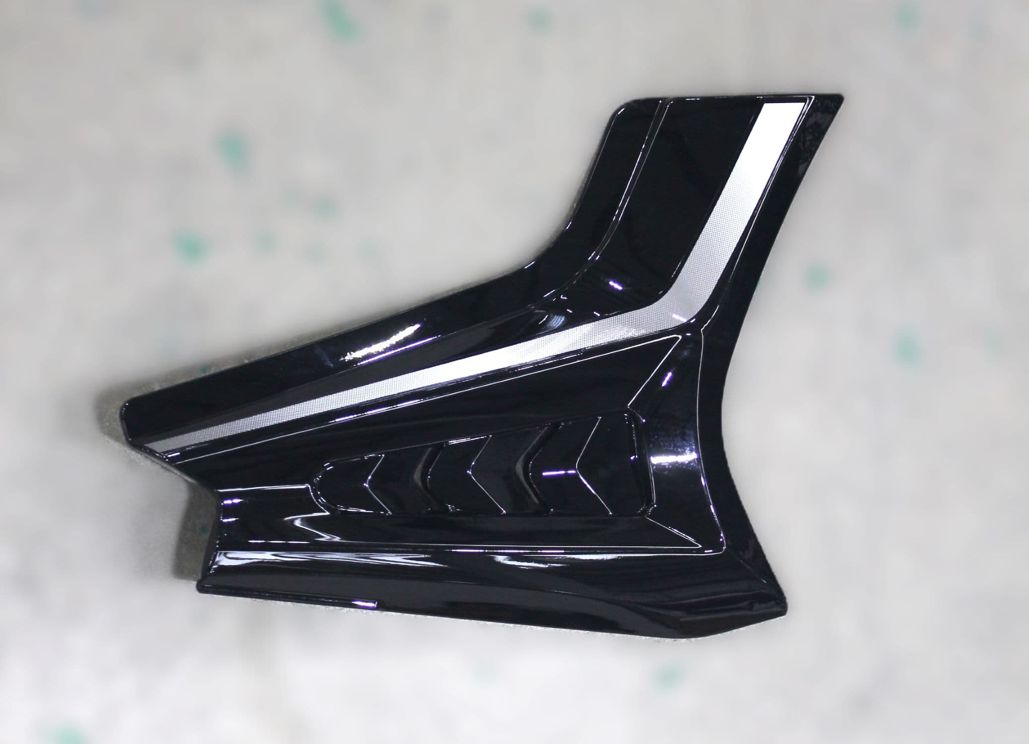 Sağ Koruma Levhası GRİ Shark 125 Touring (Arora) yedek parça