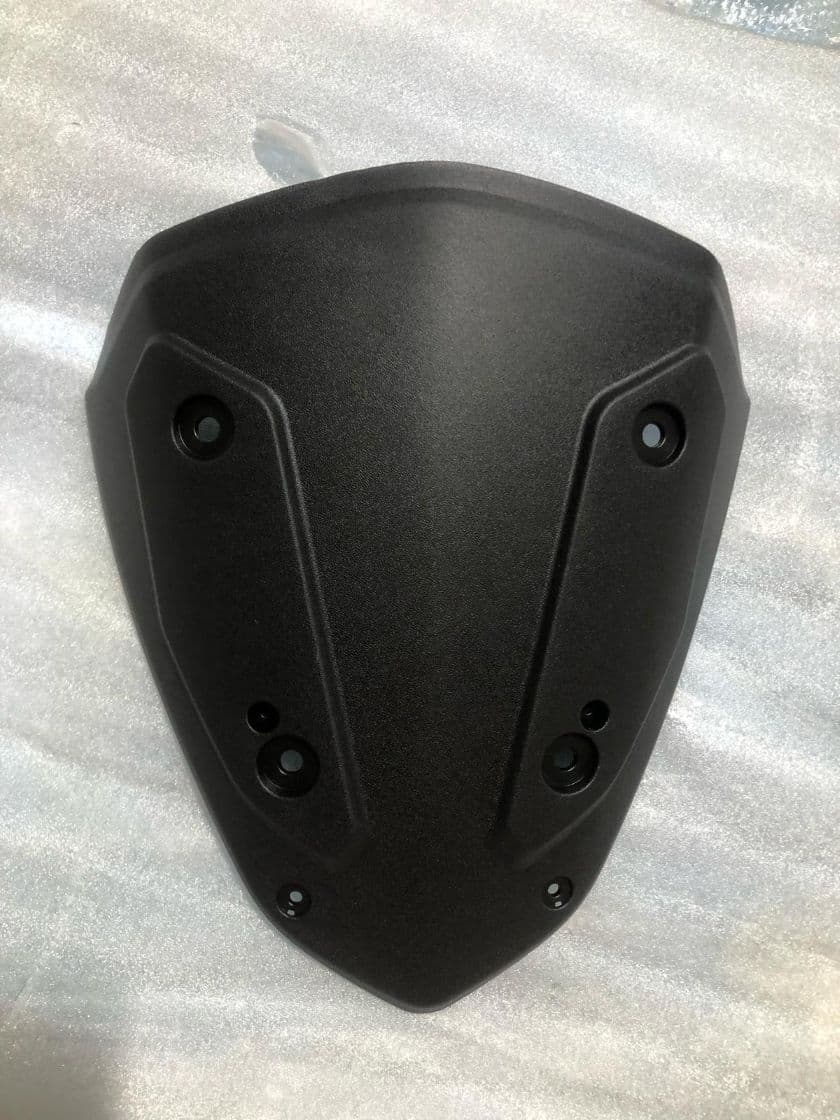 Ön Sperlik Camı Alt Bağlantı Plastiği MAX PRO 250 Scooter (Arora) yedek parça
