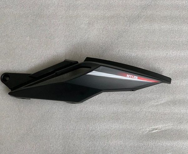 TOURING MT125 - SAĞ YAN KAPAK MAT SİYAH MT125