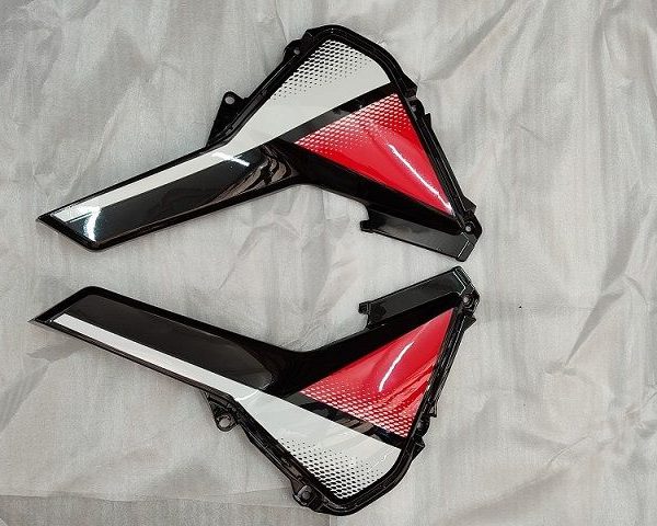 CROSS CR250 - SAĞ KORUMA LEVHASI KIRMIZI CR250