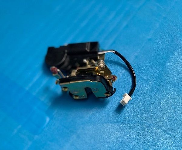 E-OTOMOBİL AR-EV VAN - SOL KAPI KİLİDİ (BAĞLANTILI) AR-EV