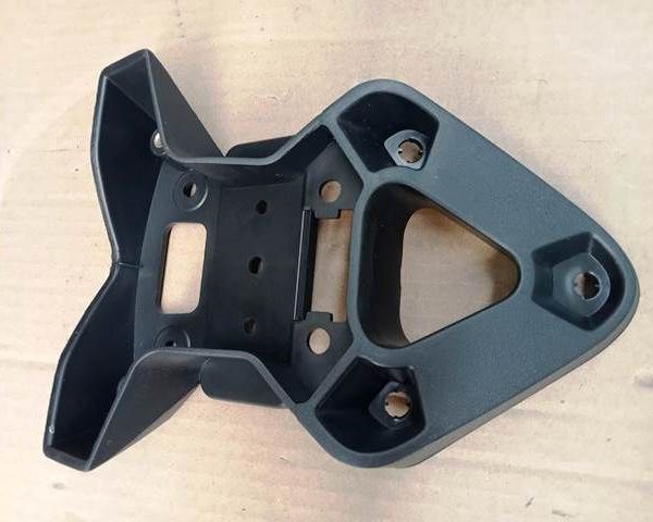 TOURING MT125 - ARKA STOP BAĞLANTI PLASTİĞİ İÇ MT125